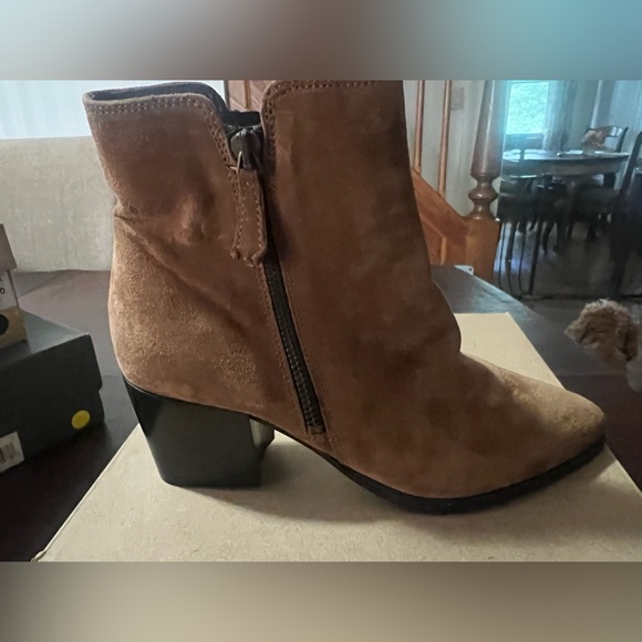 Clark’s Isabela zip booties - Picture 3 of 4